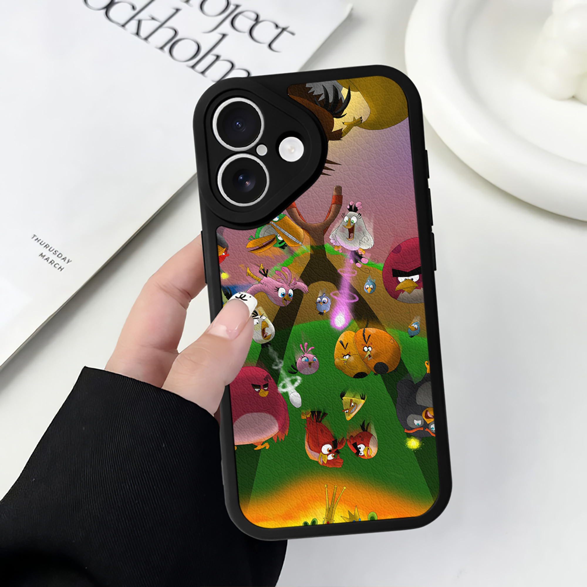 （画像用） Angry Birds アングリーバード 【iPhone 16シリーズ対応】シリコンスマホケース（レザー調） 材質：シリコン